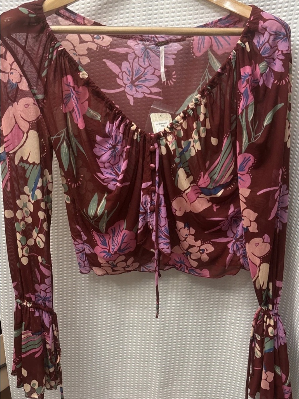 NWT Women’s Free People Of Paradise floral bell sleeve crop top burgundy Sz Smal - Picture 2 of 6